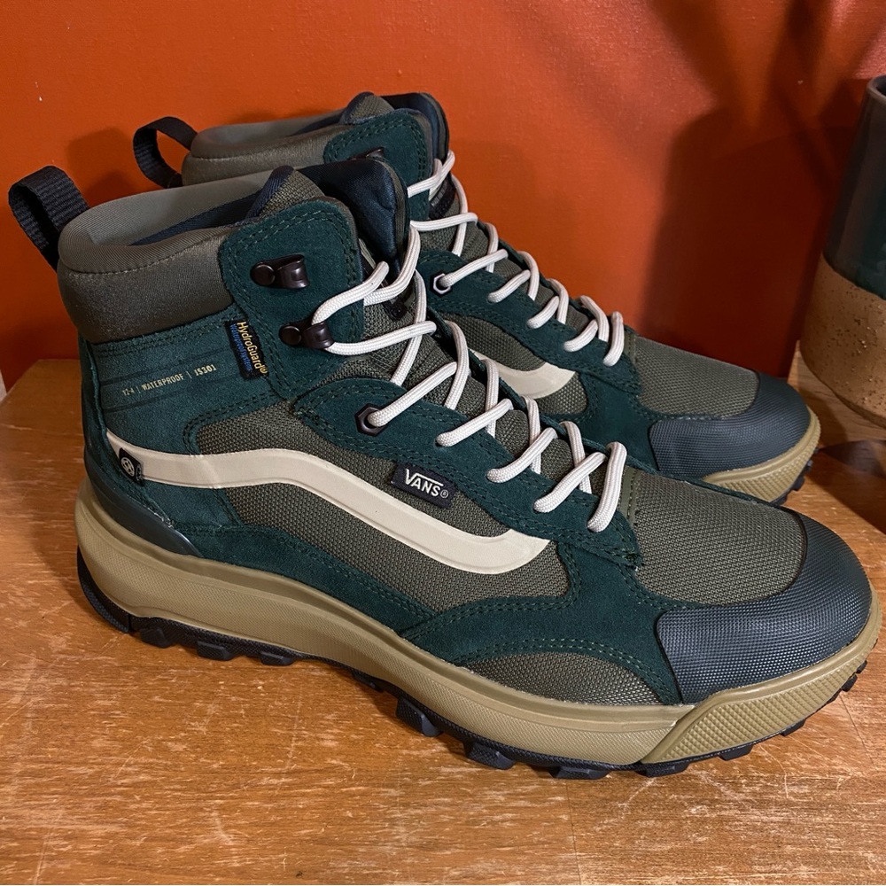 Size 9 - VANS Crestline Waterproof MTE Green Black $165